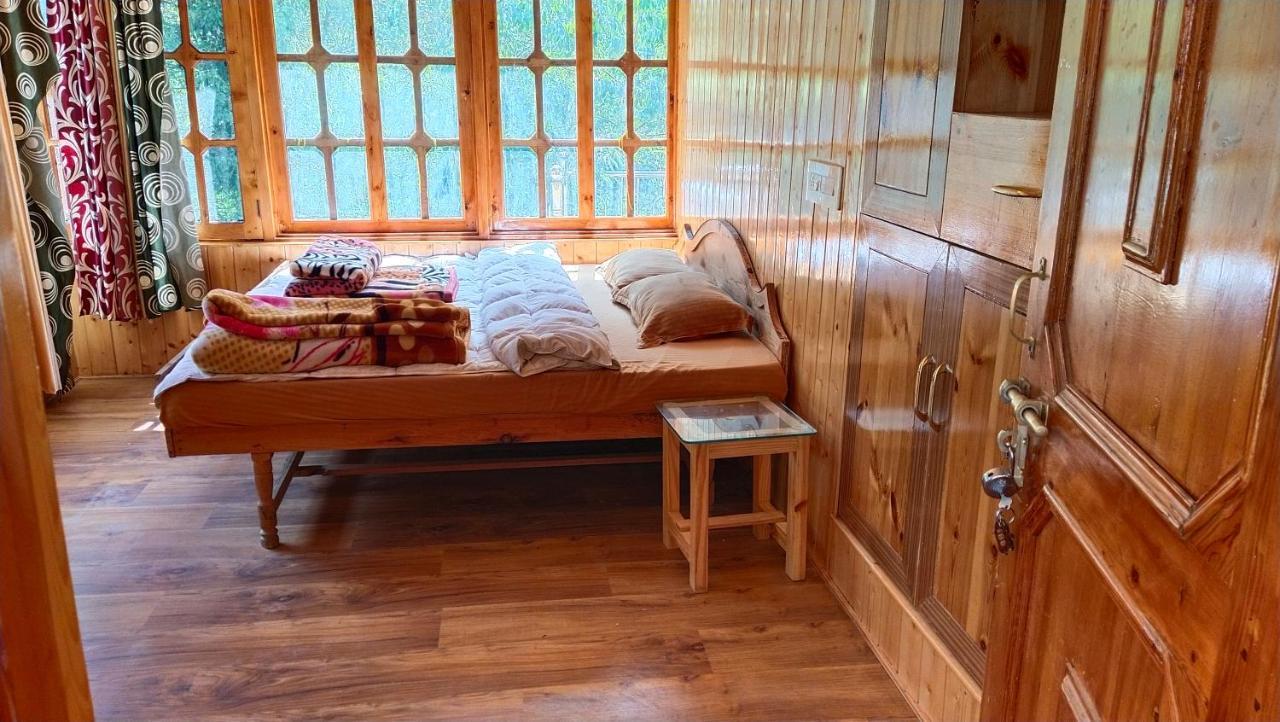 Kasol Wooden Cottage Екстериор снимка