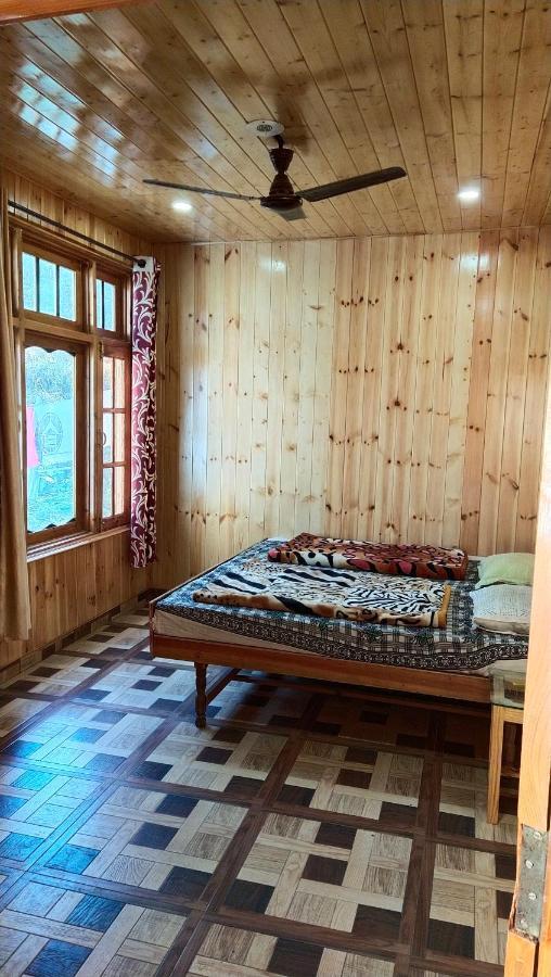 Kasol Wooden Cottage Екстериор снимка
